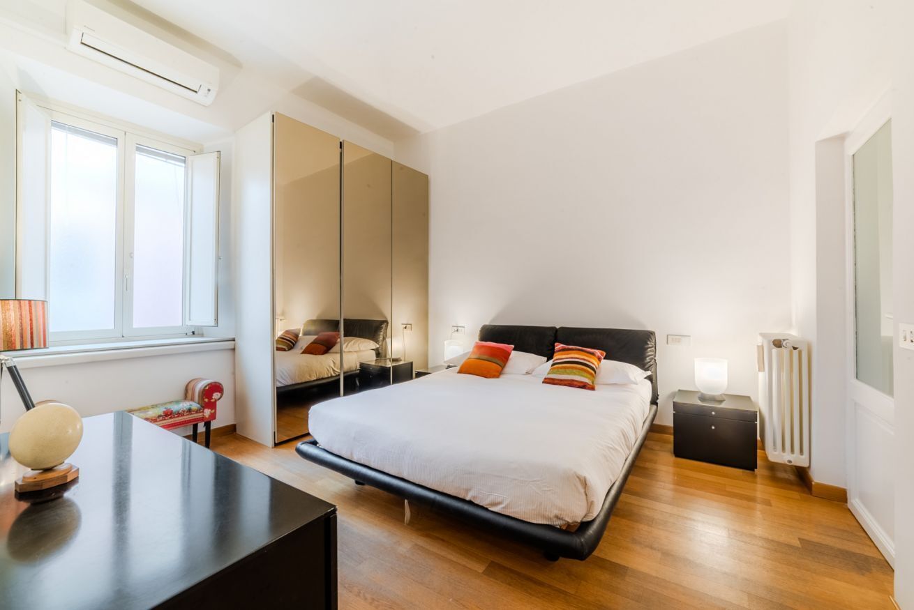 3 bedrooms, desk, iron/ironing board