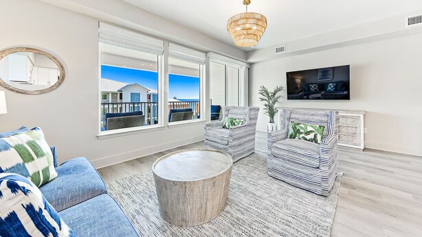 Smart TV - NEW Sea Glass 415 • Balcony • Pool & Ocean Views • Walk to Hangout (Gulf Shores)