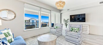 NEW Sea Glass 415 • Balcony • Pool & Ocean Views • Walk to Hangout