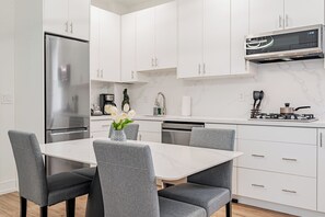 Private kitchen - Premium new-build 3 BD,3 bath Apartment (Toronto)