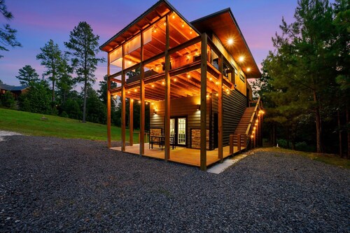 Double Magic - Unique cabin for 6 - pond, hot tub