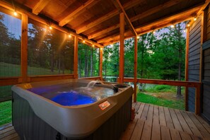 Indoor spa tub