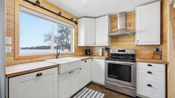 Micro-ondes, four, plaque de cuisson, lave-vaisselle