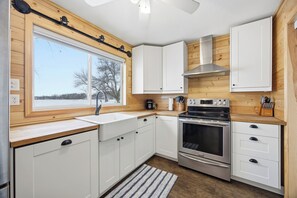 Mikroaaltouuni, uuni, liesi, astianpesukone