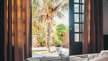 4 bedrooms, free WiFi, bed sheets