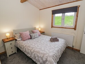 3 dormitoris, decoració individual i mobiliari individual 