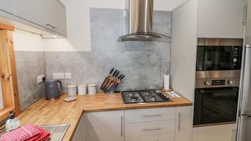 Dishwasher, cookware/dishes/utensils