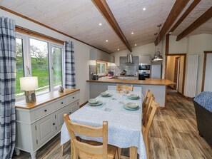 Dishwasher, cookware/dishes/utensils - Willow Lodge (Rugeley)