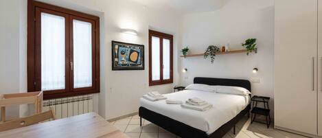 1 bedroom, iron/ironing board