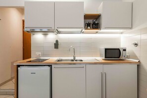 Fridge, microwave