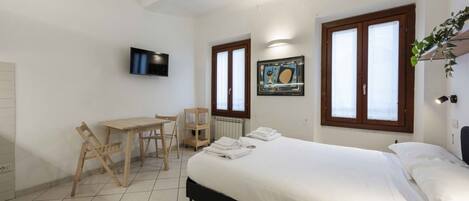 1 Schlafzimmer, Bügeleisen/Bügelbrett