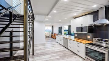 KylskÄp, mikrovÄgsugn, ugn och spishÀll