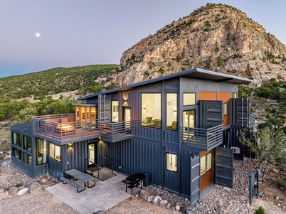 New! Lavish Shipping Container Experience with 3 King Masters & Amazing Views!