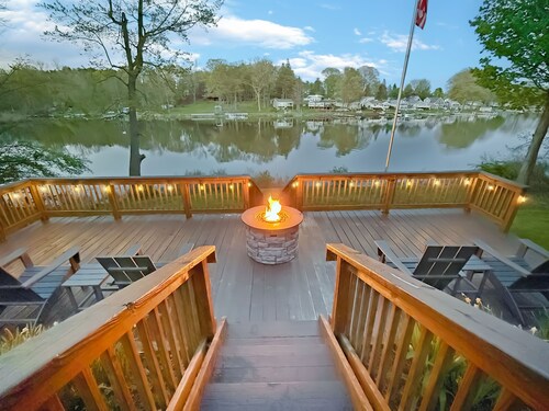 Wine & Water: Vineyard View Retreat on Little Sodus Bay