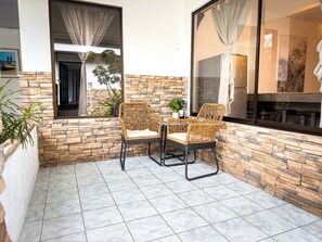 Deluxe Room, Pool View | In-room safe, free WiFi - Emma Hotel Jaco (Puntarenas)