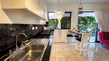 Superior Room, Mountain View | In-room safe, free WiFi