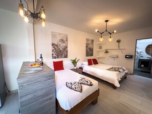 In-room safe, free WiFi, bed sheets - Ela Kosher Hotel and Jewish Center (Jaco)