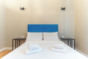 Comfort Double Room, City View | Minibar, in-room safe, desk, laptop workspace - Ricci Rooms Nazionale (Rome)