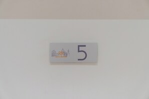 Classic Room - Ricci Rooms Nazionale (Rome)