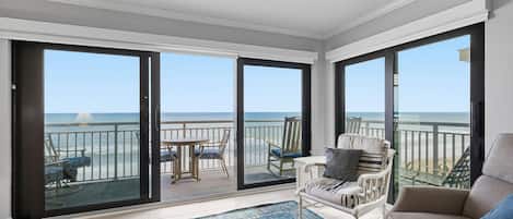 Condo, varias camas (Shorehom by the Sea 63) | Área de sala de estar