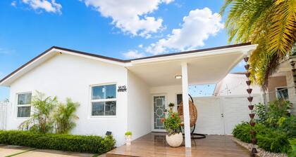 E&A SouthWest - Sandy Beach Suite with Private Terrace