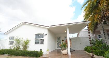 E&A SouthWest - Sandy Beach Suite with Private Terrace