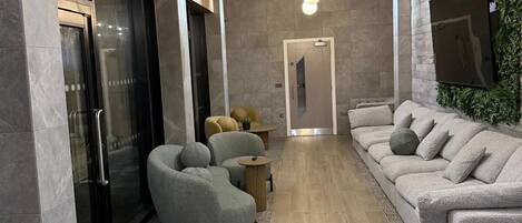 المنشأة من الداخل