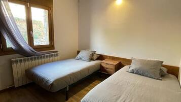 Chalet | Iron/ironing board, free WiFi