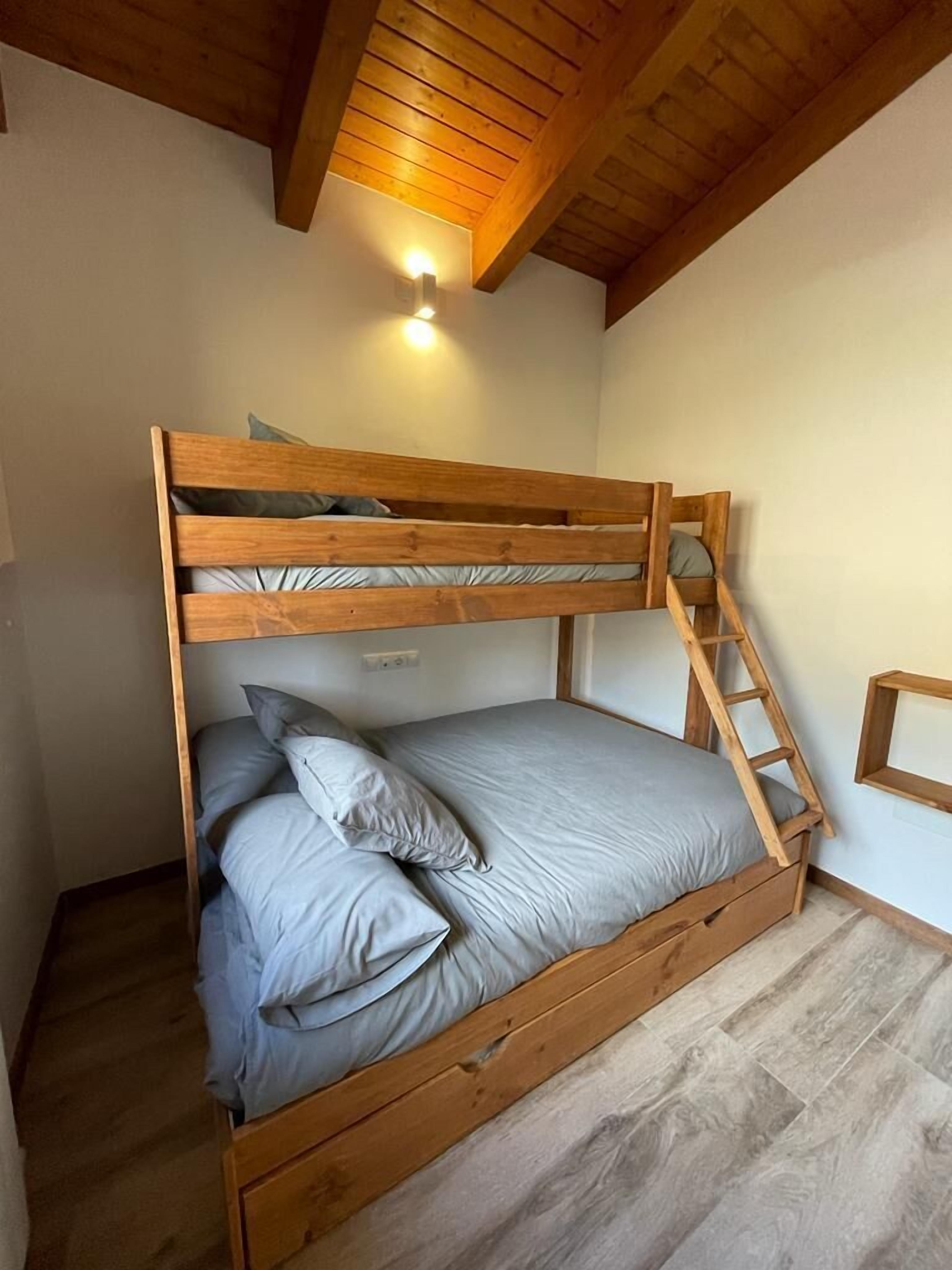 Chalet | Tabla de planchar con plancha y wifi gratis