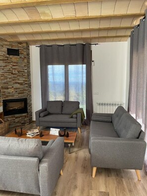 Living area - Casa de les Escoles (Castellar del Riu)