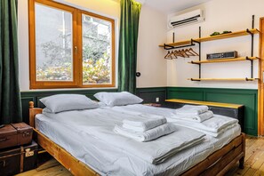 1 dormitorio, tabla de planchar con plancha, wifi gratis y ropa de cama