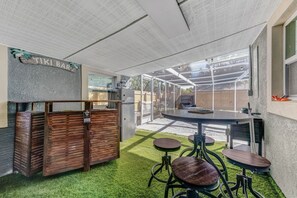 Outdoor dining - Apollo Beach Preserve: Family Retreat! (Apollo Beach)