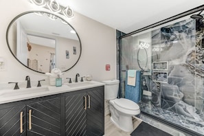 Hair dryer, towels, soap, shampoo - Apollo Beach House w/Poolside bar + Fun Amenities (Apollo Beach)