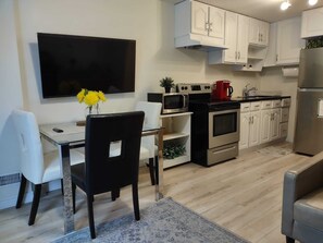 Private kitchen - Privet and Separate Entrance 2 Bedrooms Basement-Free Parking (Waterloo)