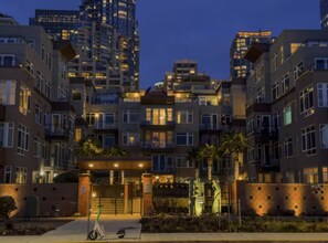 Exterior - Puget Sound Views Elegant 2BR Walk to Pike Place (Seattle)