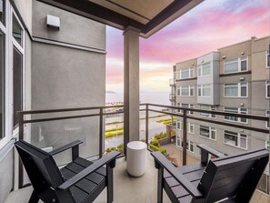 Terrace/patio - Puget Sound Views Elegant 2BR Walk to Pike Place (Seattle)