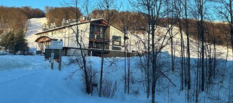 Only at Mt Snow!!
Carinthia Slopeside walk on ski off
Cannot get much closer!
