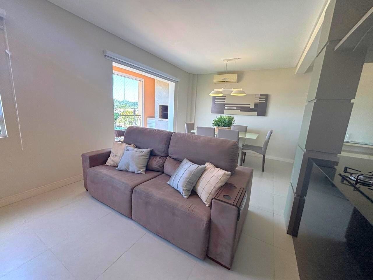 Basic Apartment | Living area