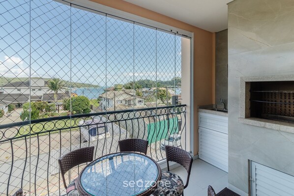 Apartamento básico | Opções para refeição ao ar livre