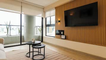 Apartment, 2 Bedrooms (1403 B) | Television