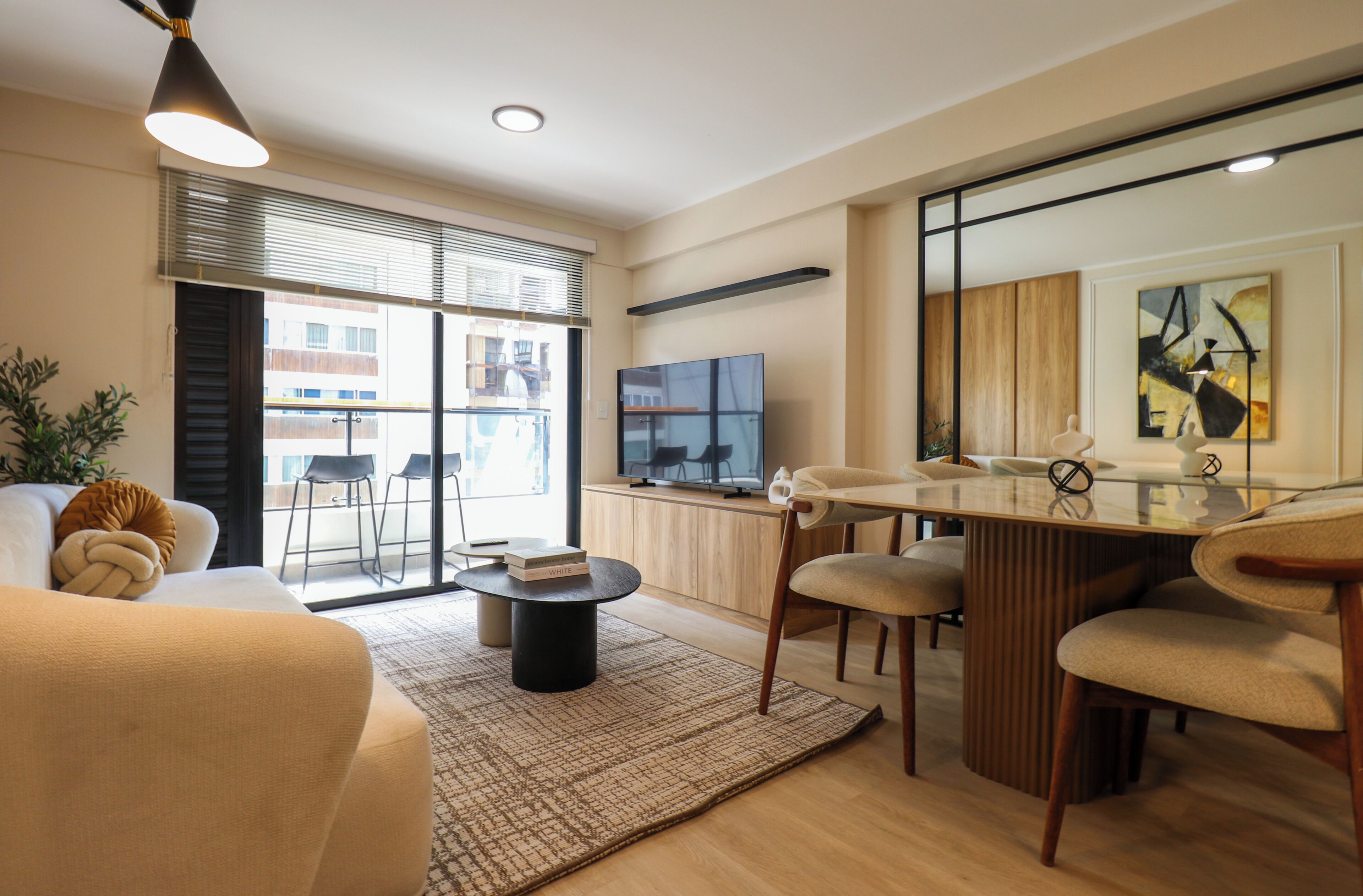 Deluxe Apartment, 3 Bedrooms, Balcony | Living room
