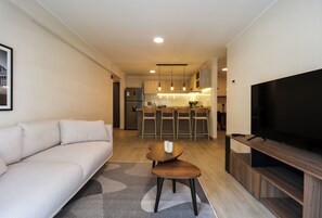 Larco 405 | Living area - Larco by Wynwood House (Lima)
