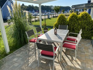 Outdoor dining - Holiday Home "Black Pearl" 136 (Wandlitz)