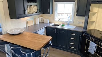 Utensilis de cuina, vaixella i coberteria