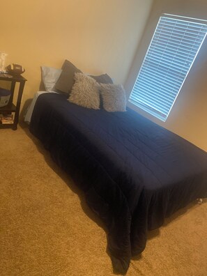 5 Schlafzimmer, Schreibtisch, WLAN, Bettwäsche