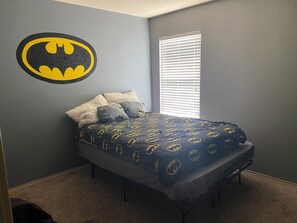 5 soverom, skrivebord, wi-fi og sengetøy