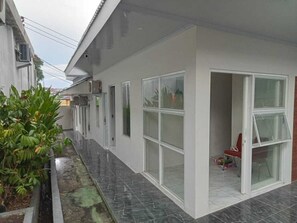 Exterior - Hotel O 95063 Afifah Syariah Guest House Manado (Manado)
