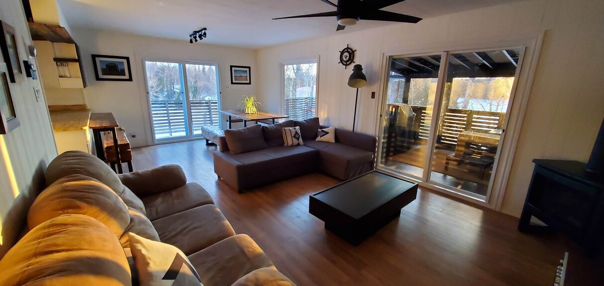 The Getaway_greens Lake 4 Br/hot Tub/beach/sunsets - Ontario