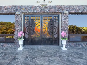 Exterior detail - Luxury Ocean and Mountain-View Estate with resort Style Infinity Pool (David)