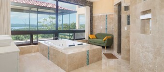 Luxury Ocean and Mountain-View Estate with resort Style Infinity Pool